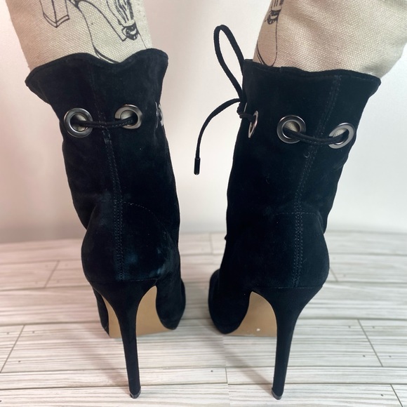 Steve Madden Cavalier Booties size 5.5 - Picture 3 of 13